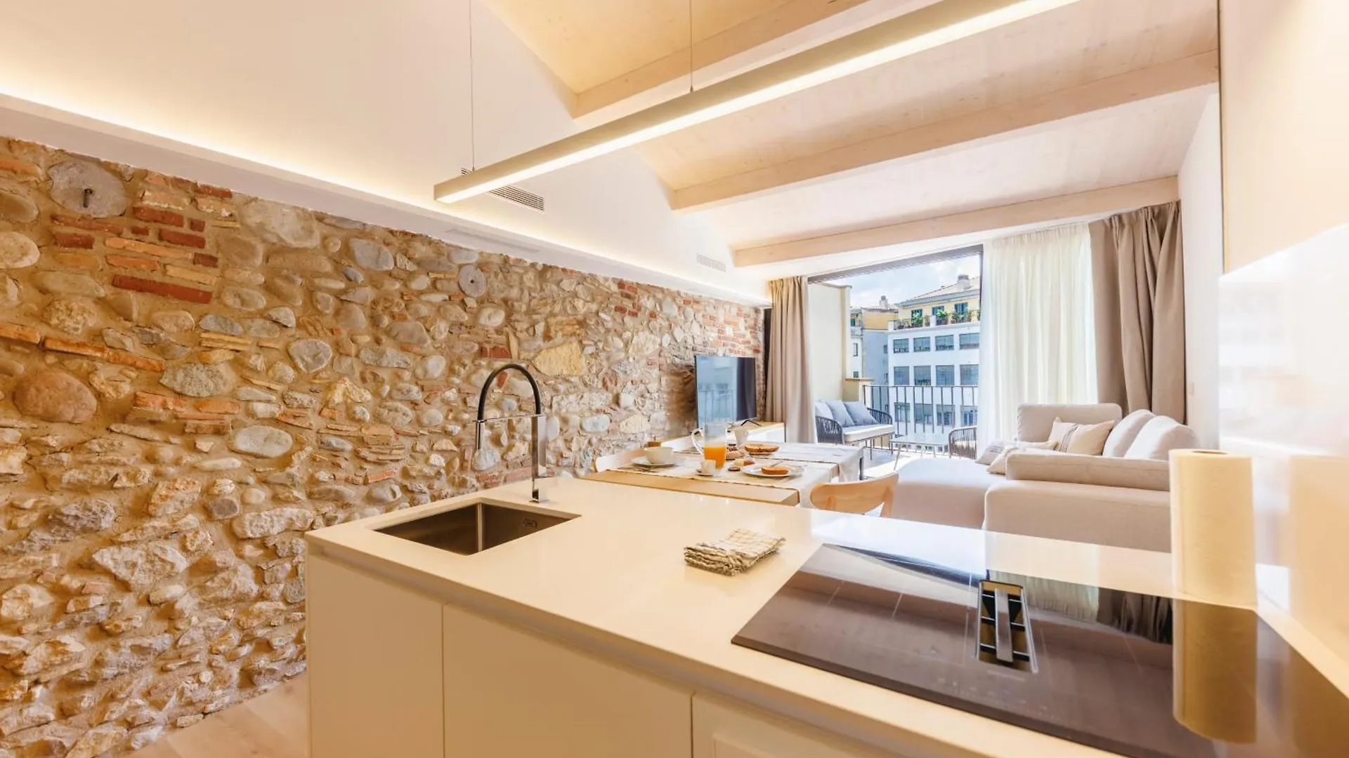 Bravissimo Ballesteries Penthouse, Monthly Apartment Жирона