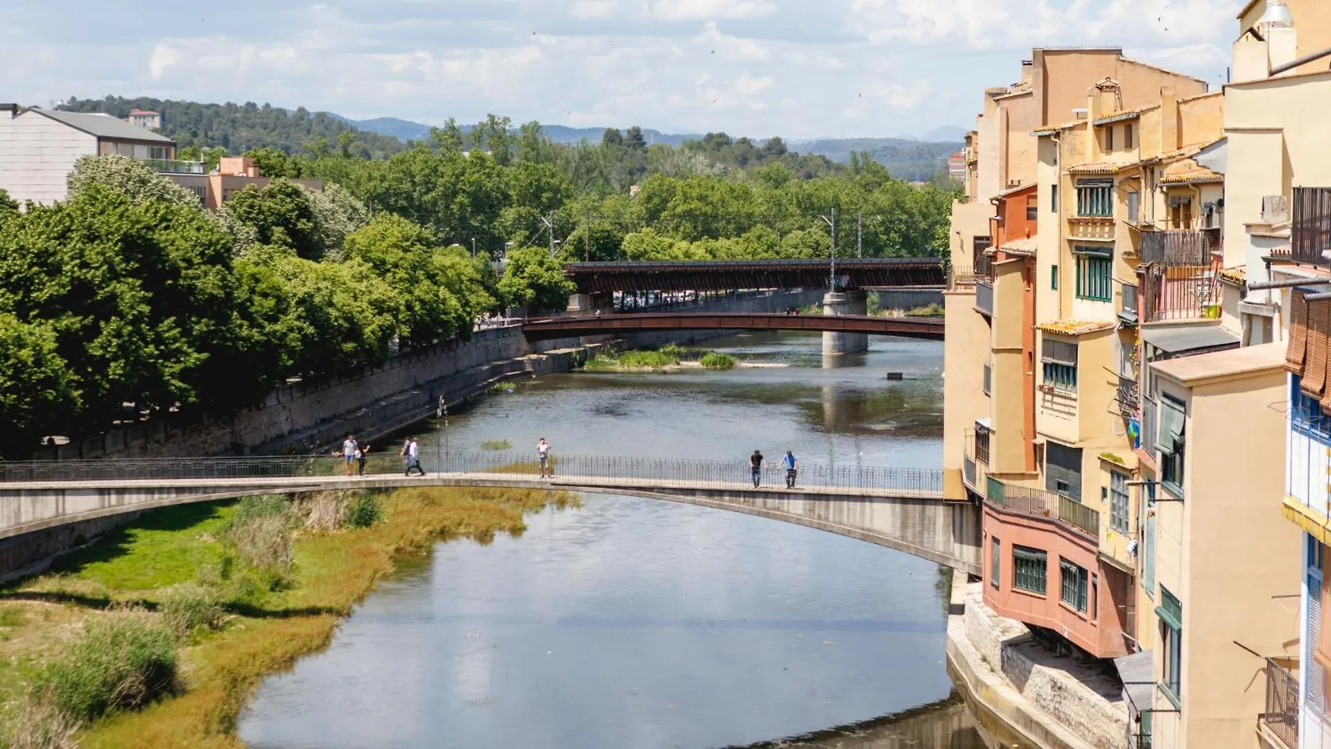 Bravissimo Ballesteries Penthouse, Monthly Apartment Жирона
