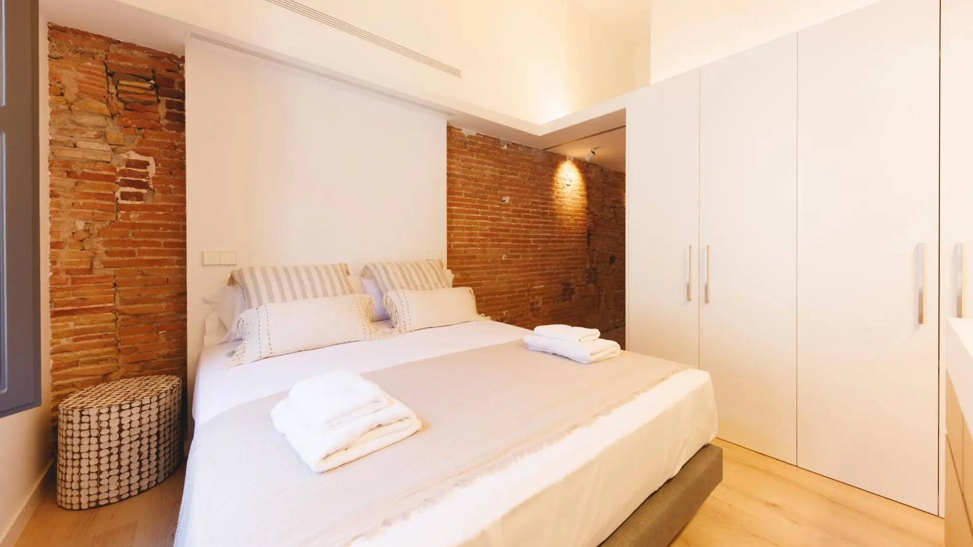 Bravissimo Ballesteries Penthouse, Monthly Apartment Жирона