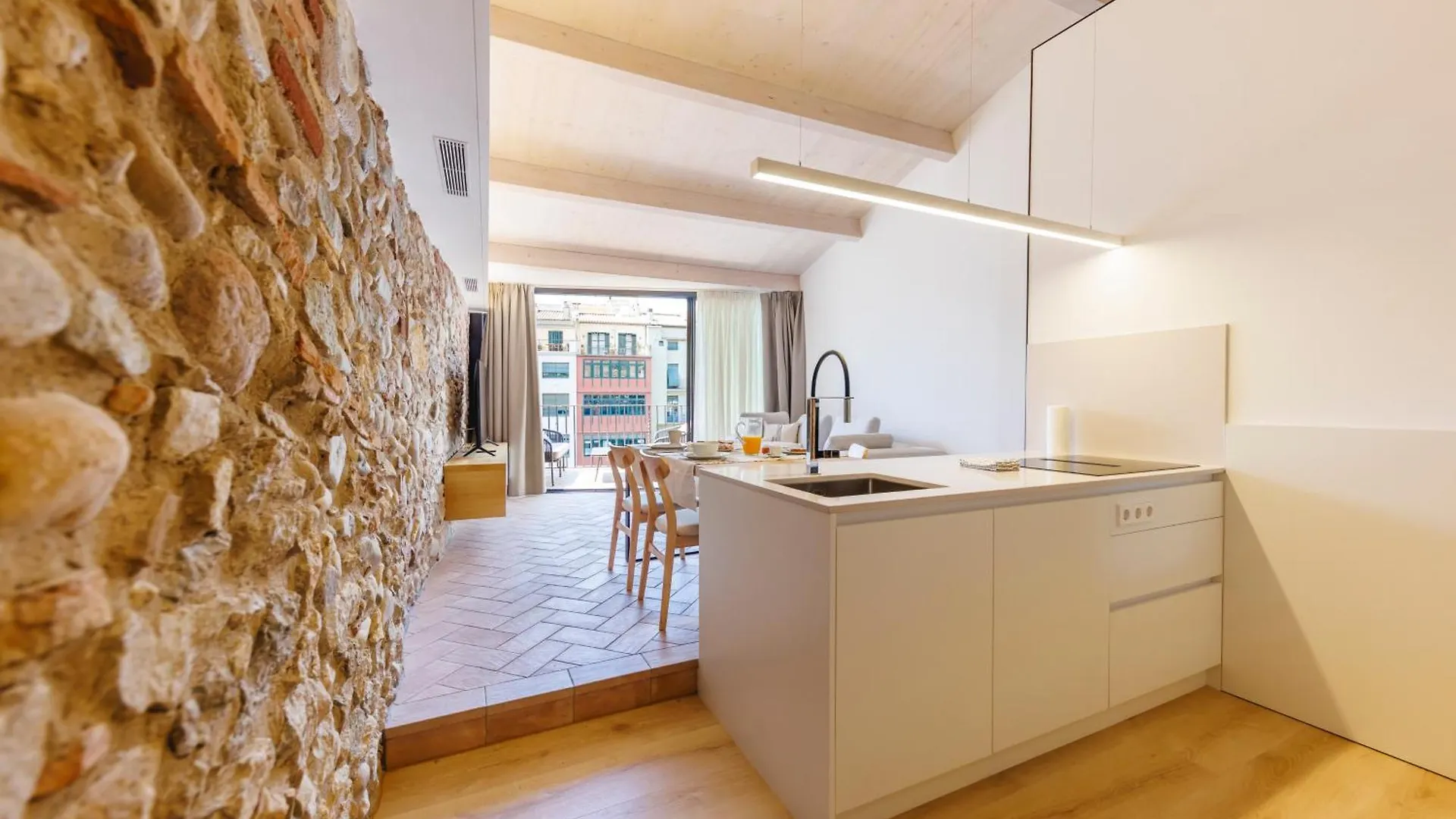 Bravissimo Ballesteries Penthouse, Monthly Apartment Жирона